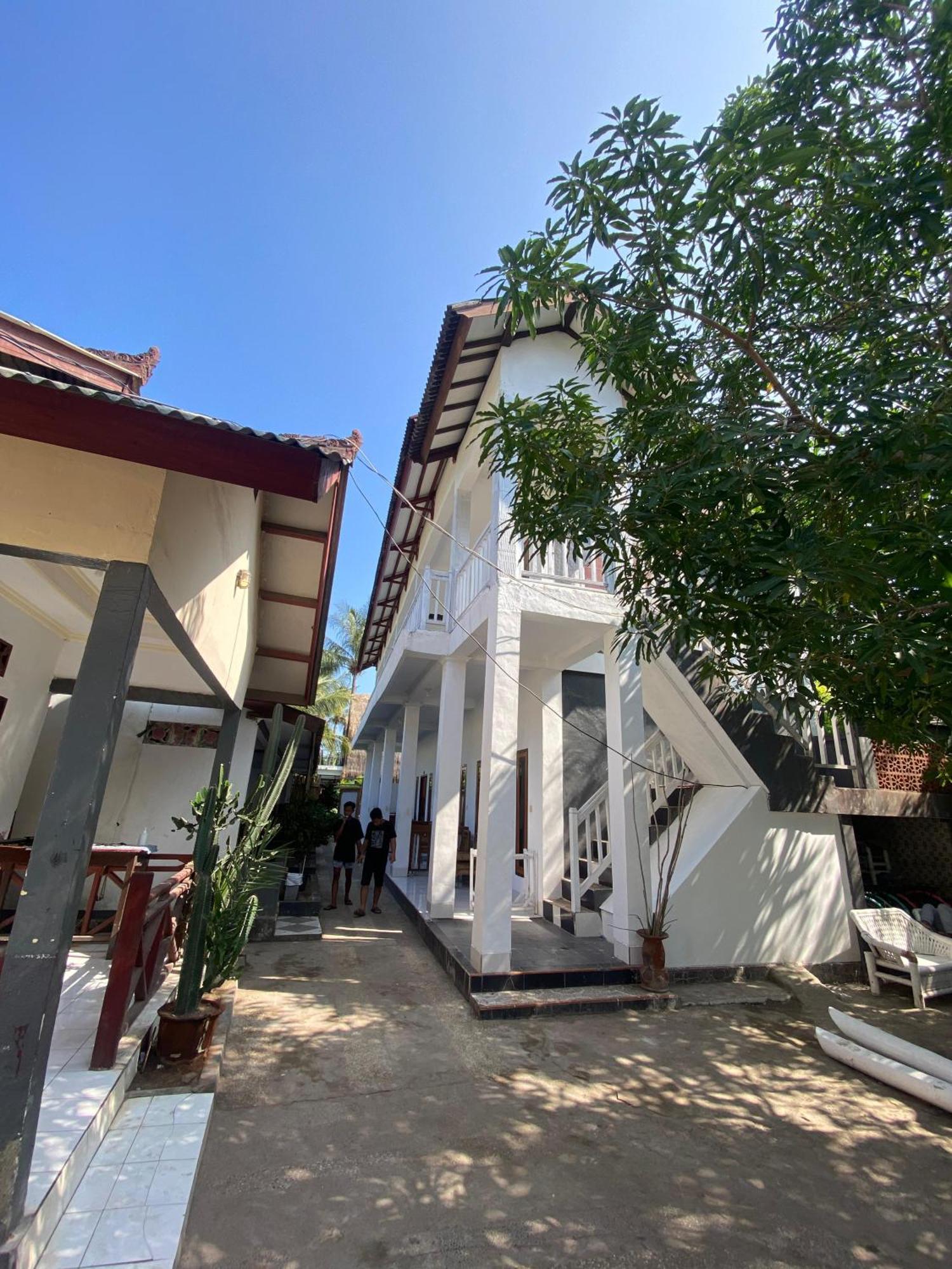 Bale Sunrise Hotel Quần đảo Gili Ngoại thất bức ảnh