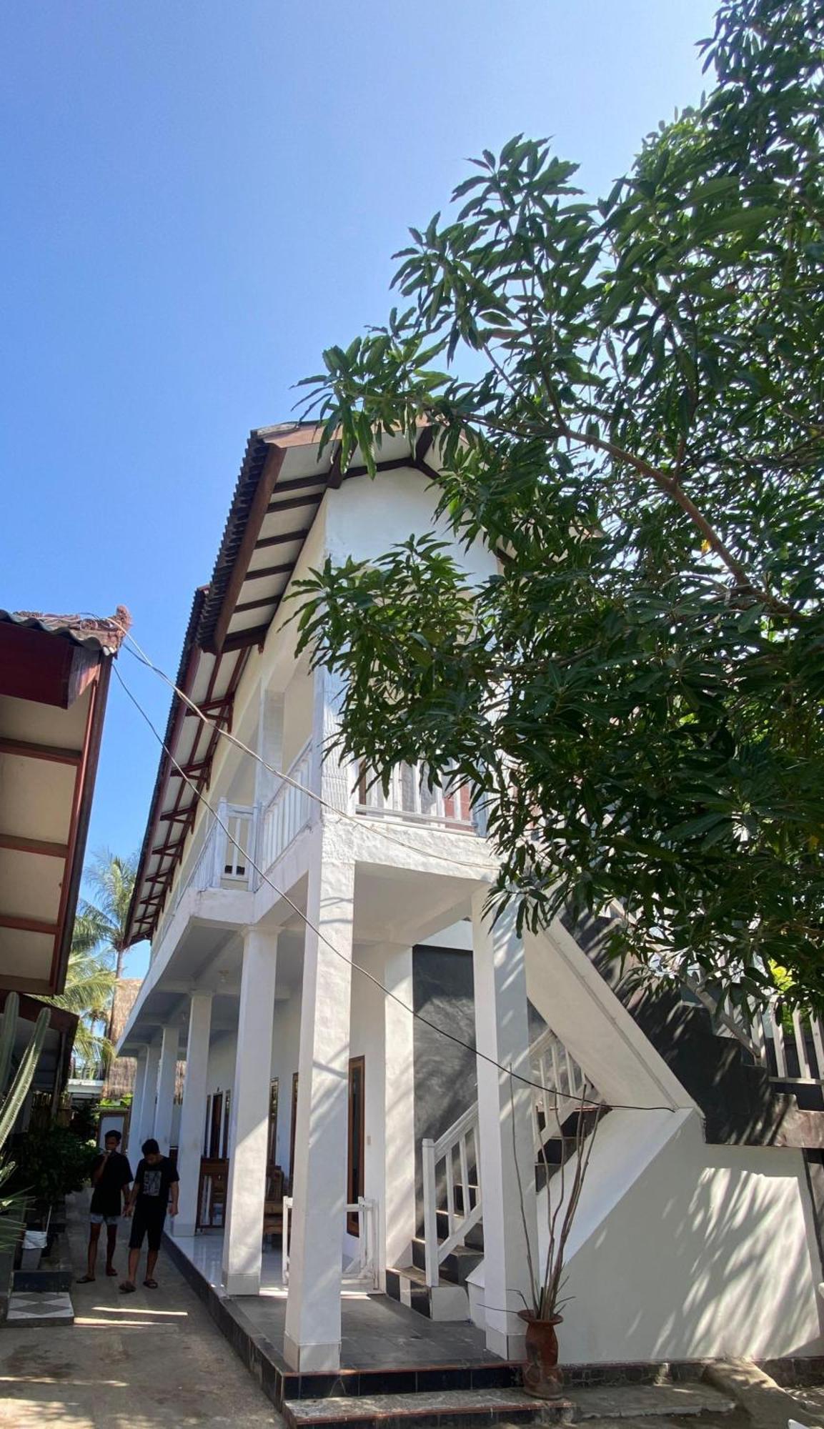 Bale Sunrise Hotel Quần đảo Gili Ngoại thất bức ảnh