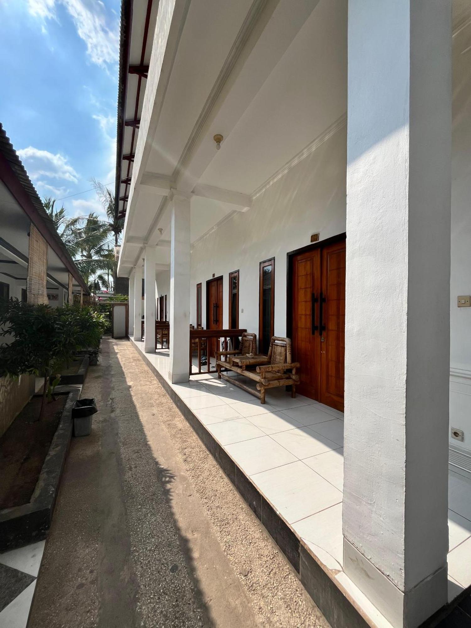 Bale Sunrise Hotel Quần đảo Gili Ngoại thất bức ảnh