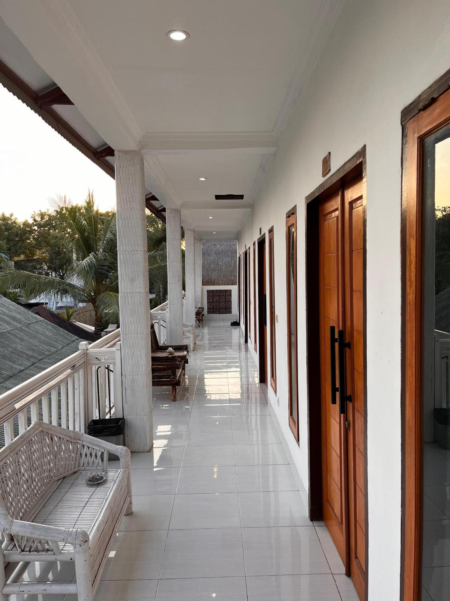 Bale Sunrise Hotel Quần đảo Gili Ngoại thất bức ảnh